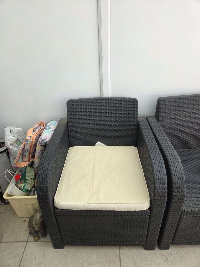 2 chairs sofa and table 