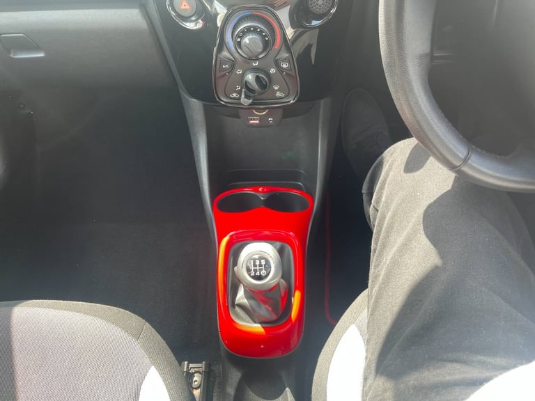 2014 Toyota AYGO 1.0 VVT-i X-Play 3dr ONLY £20 ROAD TAX PA  *WAS £5695 SAVE £1200 NOW £4495* HATC...