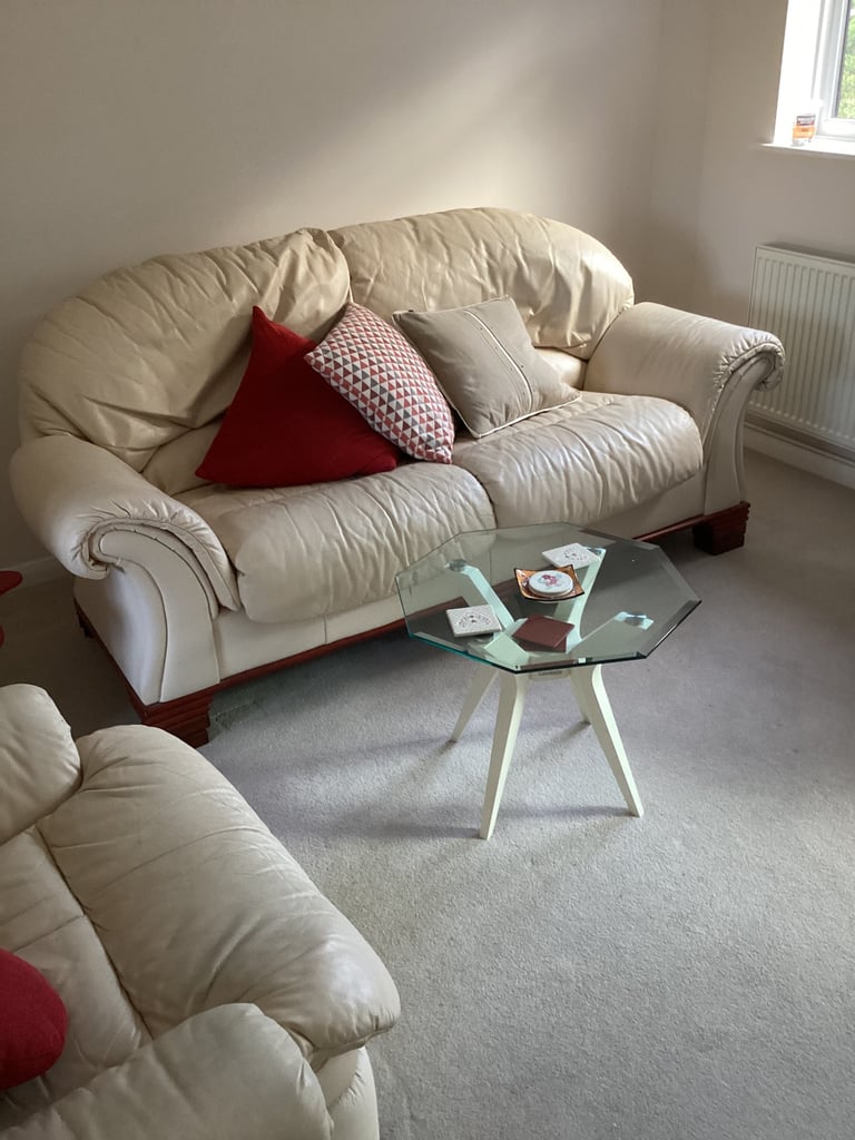 QUALITY SOFA AND RECLINERS