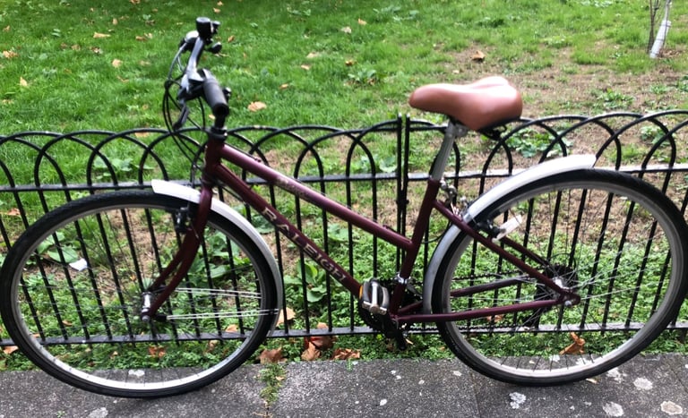 Adult Lovely stylish Raleigh bike 18 speed 700c in good condition 