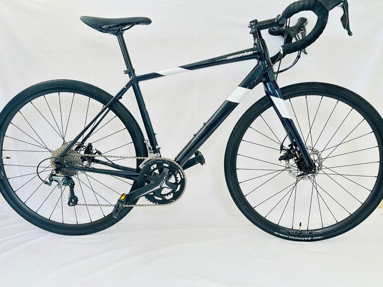 Virtually New CANNONDALE SYNAPSE Size/54 cm Road Bike MINT  
