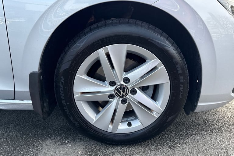 2021 Volkswagen Golf 2.0 TDI Life 5dr DSG HATCHBACK DIESEL Automatic