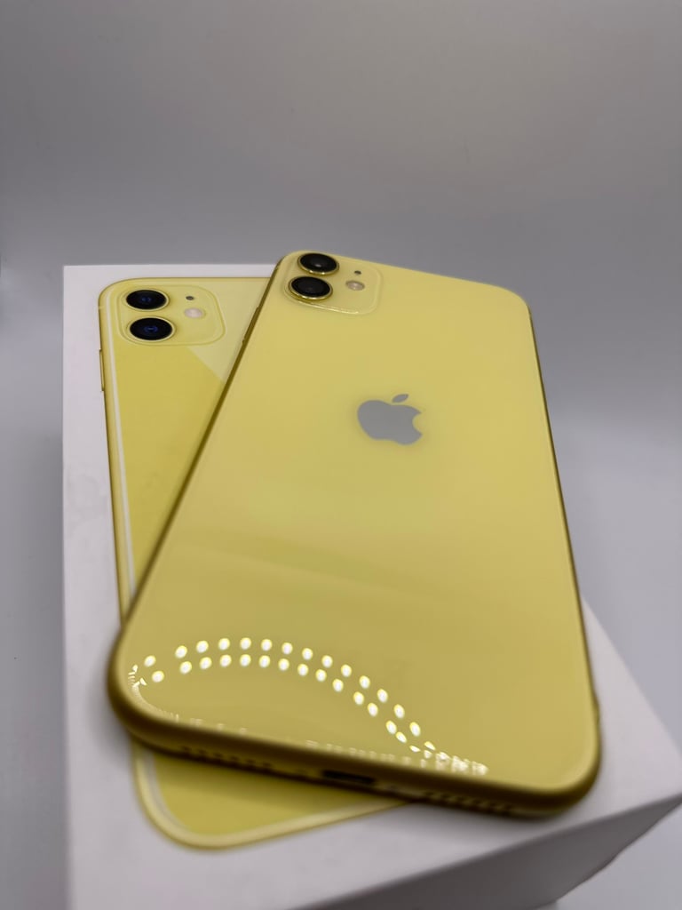 PRISTINE: Apple iPhone 11, 64gb. Yellow (UNLOCKED)