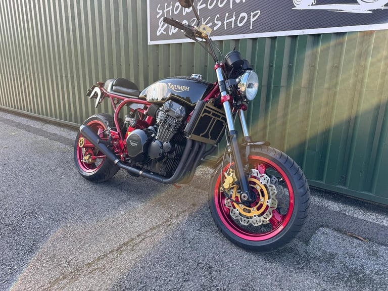 Triumph Daytona 900 CRK Custom Show Bike built by JWA Motorcyles Cafe Racer Kit