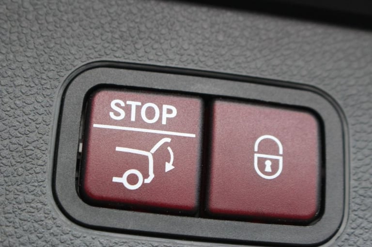 2017 67 MERCEDES-BENZ GLC 2.1 GLC250D AMG LINE (PREMIUM) SUV 5DR DIESEL G-TRONIC