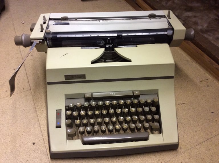 Imperial 90 typewriter 
