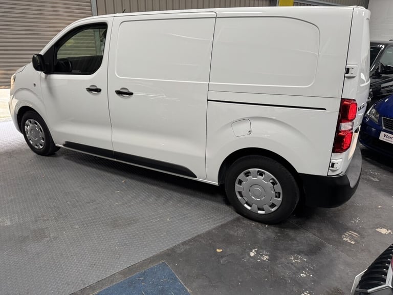 2022 Vauxhall Vivaro 1.5 L1H1 F2700 DYNAMIC S/S Manual Panel Van Diesel Manual