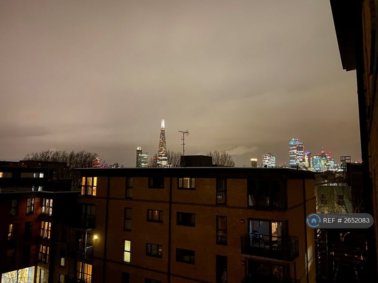 1 bedroom flat in Spa Road, London, SE16 (1 bed) (#2652083)