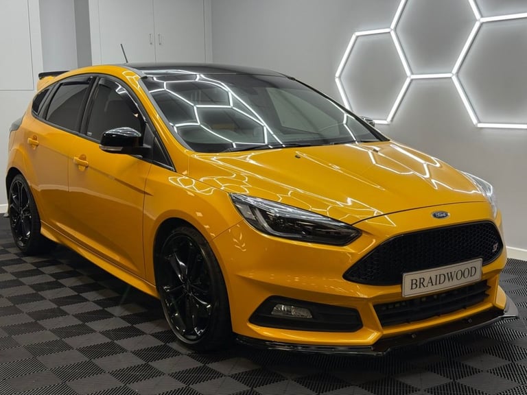 2018 Ford Focus 2.0 TDCi 185 ST-2 Navigation 5dr HATCHBACK DIESEL Manual