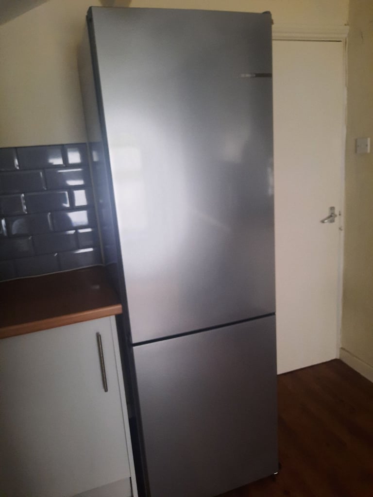 Series 4 KGN362LDFG 70/30 Fridge Freezer