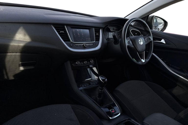 2019 Vauxhall Grandland X 1.2 Turbo SE 5dr Hatchback PETROL Manual