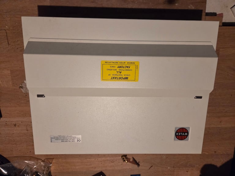 Wylex NM Range Metal Clad 14 way Consumer Unit with 100A Main Switch, Bus Bar