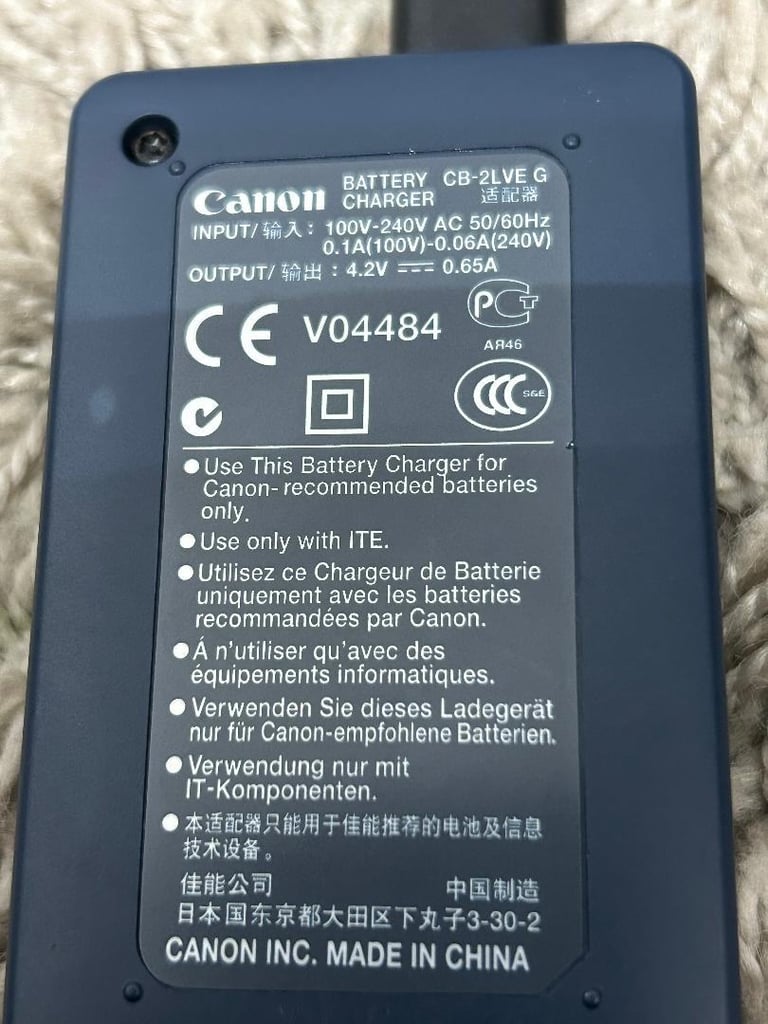 Canon Battery Pack N8-4L and CB-2LVE G charger