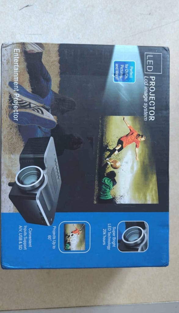 image for LED/LCD Projector and Screen