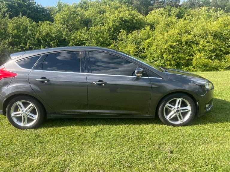 FORD FOCUS 1.6 TDCi Zetec Grey Manual Diesel 2015