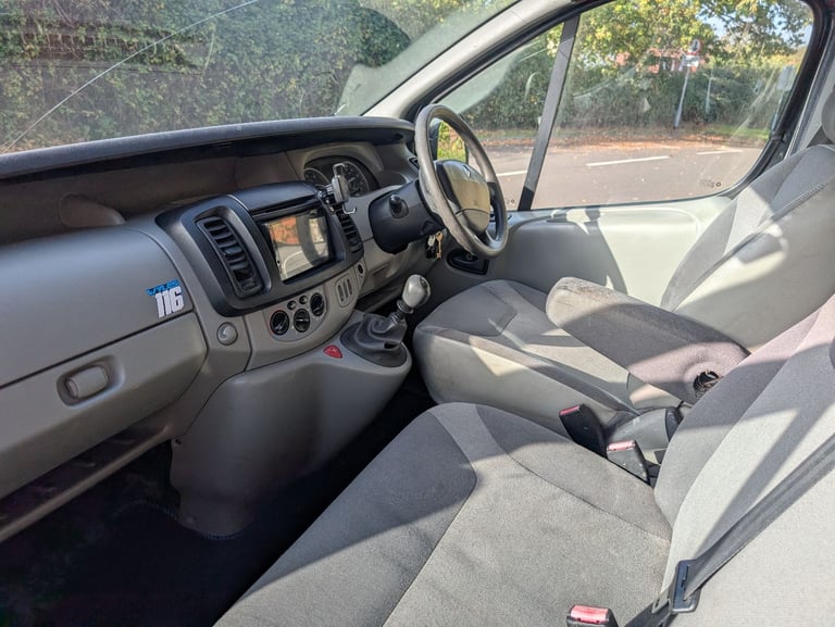 Renault trafic camper day van