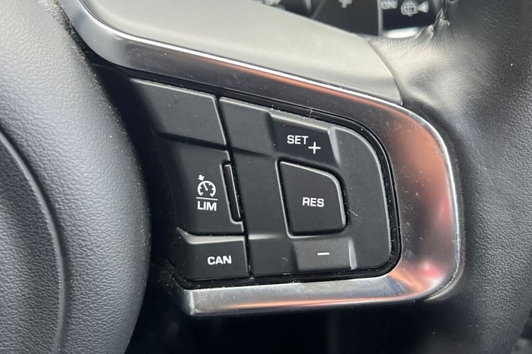 2019 19 JAGUAR XF 2.0I PORTFOLIO GPF SPORTBRAKE 5DR PETROL AUTO EURO 6 (S/S) (25