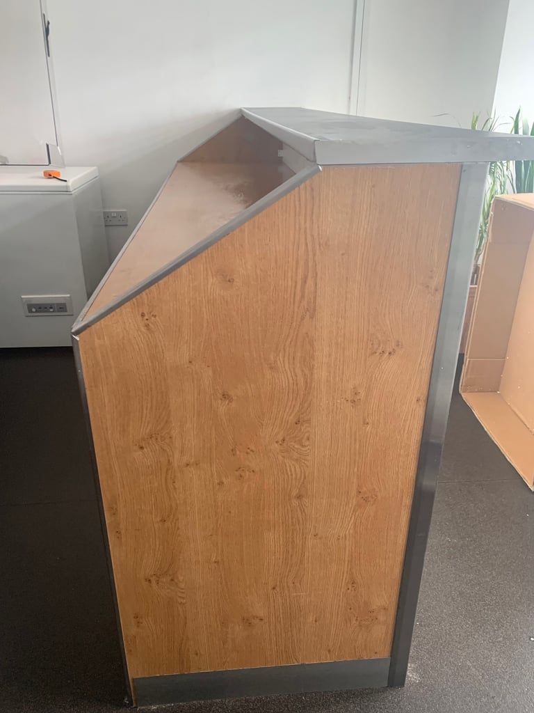Good - Reception Desk