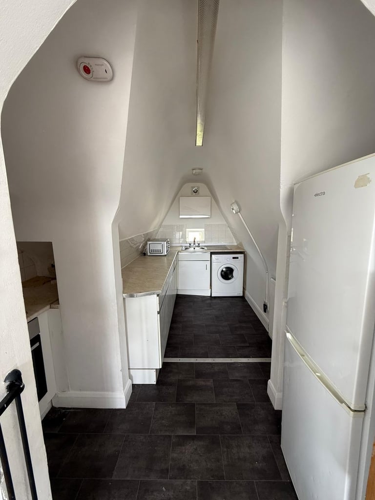 2 Bedroom Flat second Floor in HA3 with Parking