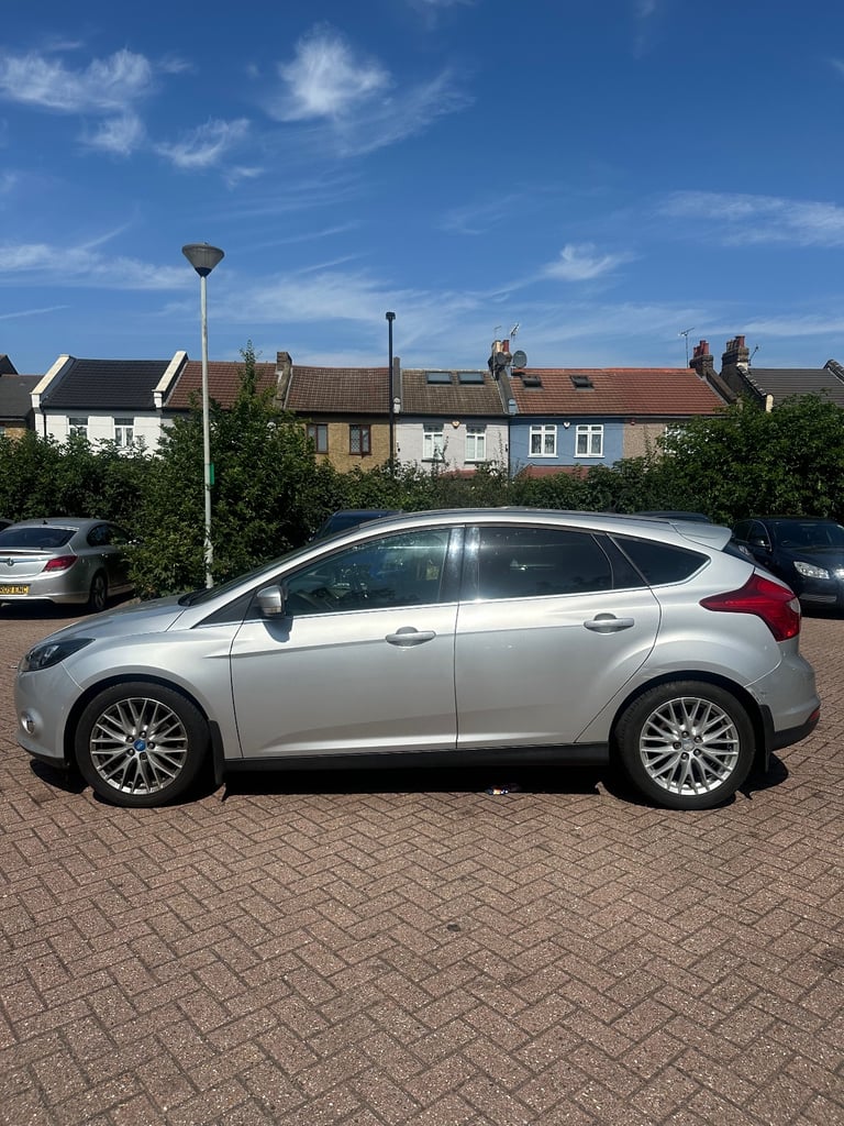 Ford, FOCUS, Hatchback, 2013, Manual, 998 (cc), 5 doors
