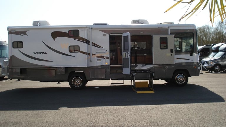 Winnebago Vista American motorhome R.V. Disabled Wheel chair access/ ... 2010/10