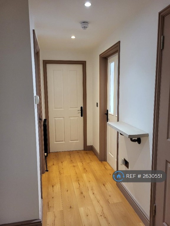 2 bedroom flat in Gainsborough Court, Sudbury, CO10 (2 bed) (#2630551)