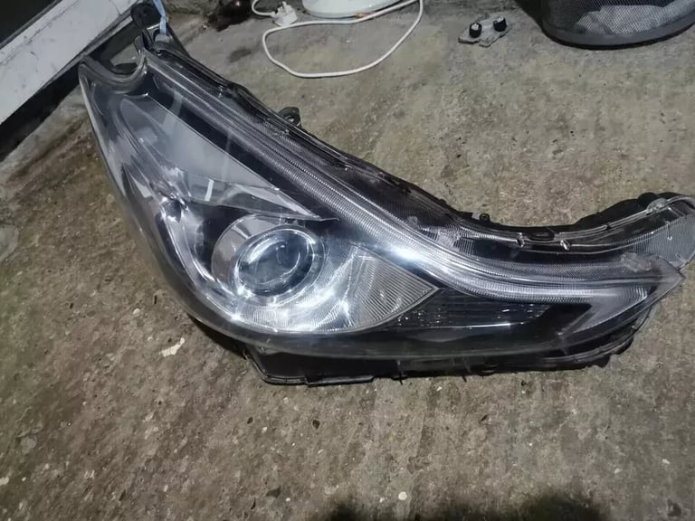 Toyota Prius Plus Headlight 2016-2022 Driver Side LED