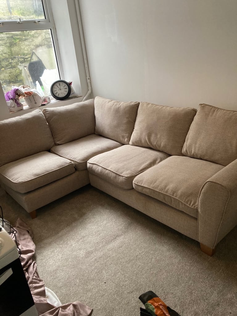 image for Corner sofa £250 lovely condition can deliver 