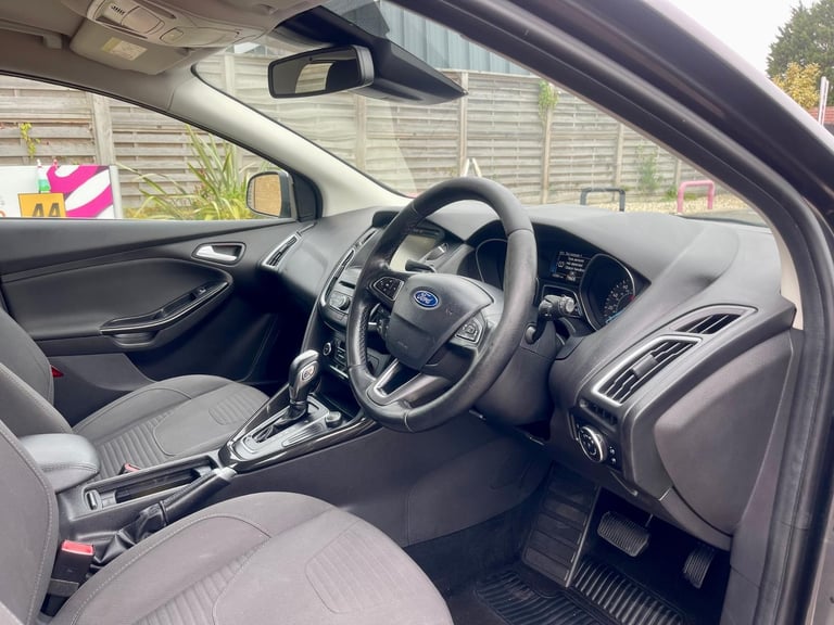 Ford Focus 1.6 Ti-VCT 125 TITANIUM POWERSHIFT AUTO