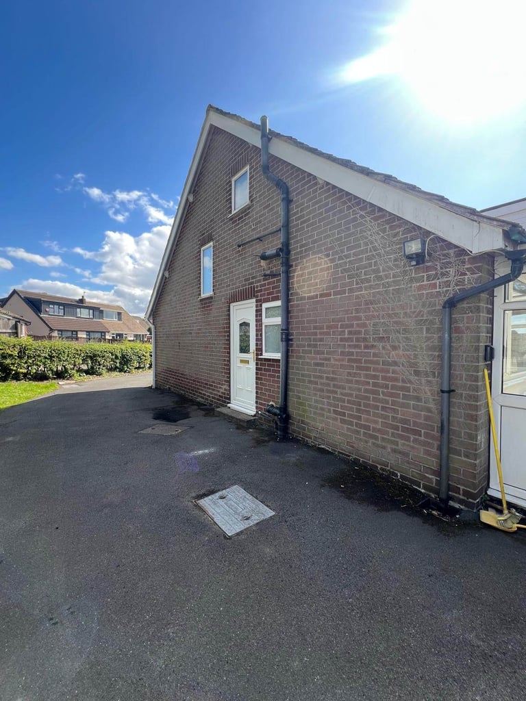 3 Bedroom Dormer bungalow to rent in WF16 - Ready to view now 