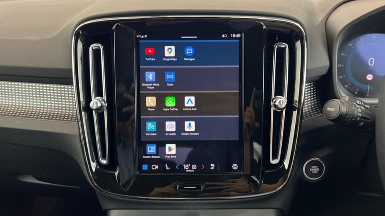 2025 Volvo XC40 Black Edition Plus, B3 Mild hybrid, Petrol (Rear Camera, BLIS) Estate Petrol Auto...
