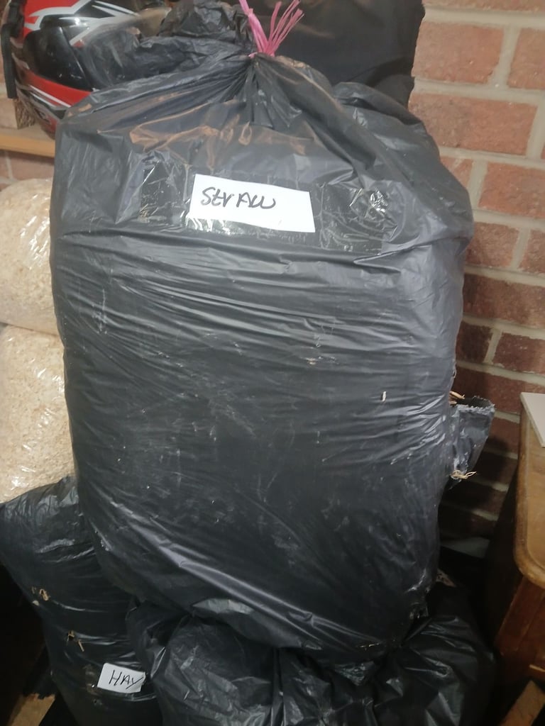 Rabbit and guinea pig bedding Straw and Hay sawdust bedding