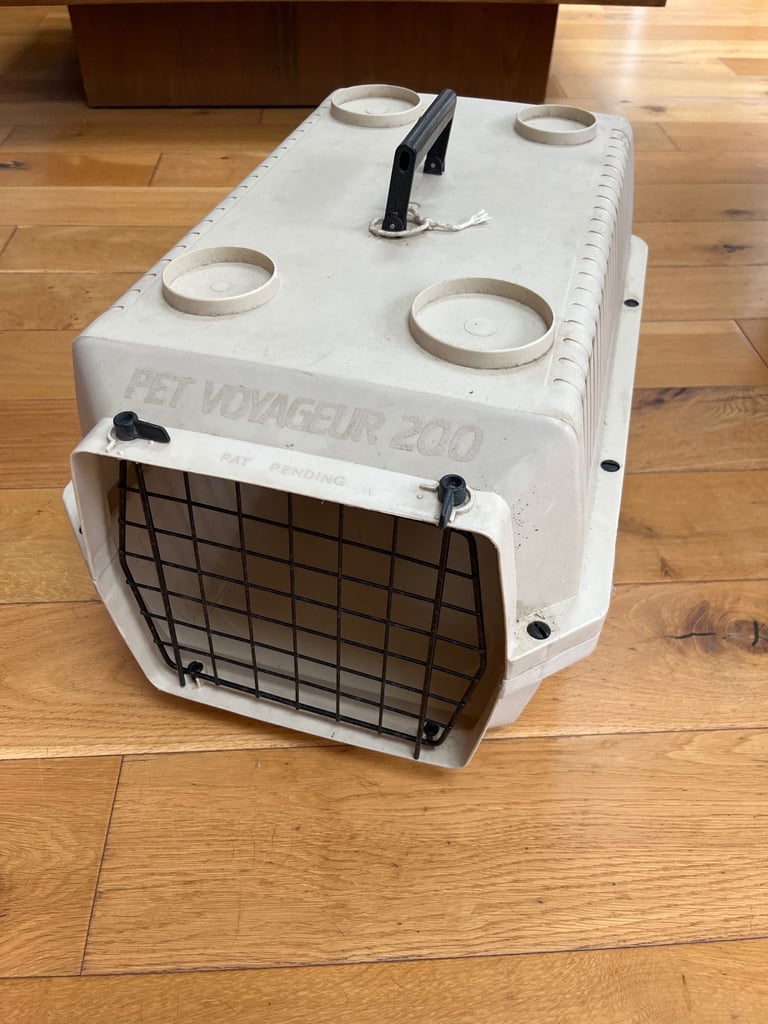 Small pet carrier 