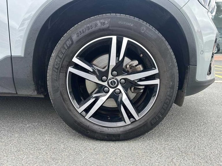 2023 Volvo XC40 2.0 B3P Plus Dark 5dr Auto Automatic SUV Hybrid Automatic