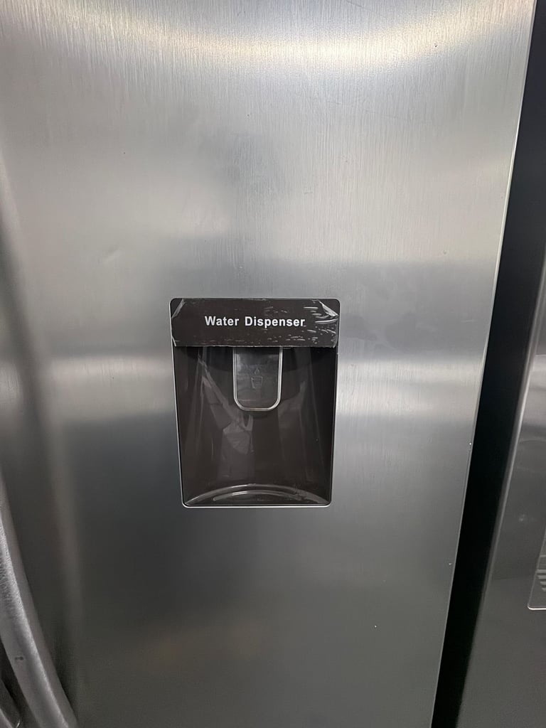 Hisense 562L PureFlat American Style Fridge Freezer - Free Same Day Delivery