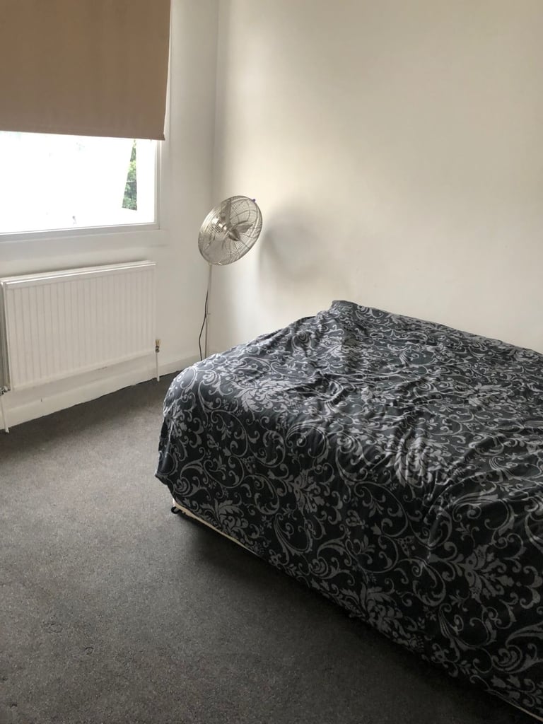 Modern 1-Bedroom Apartment – Bills Included – Excellent Location Near Romford Station