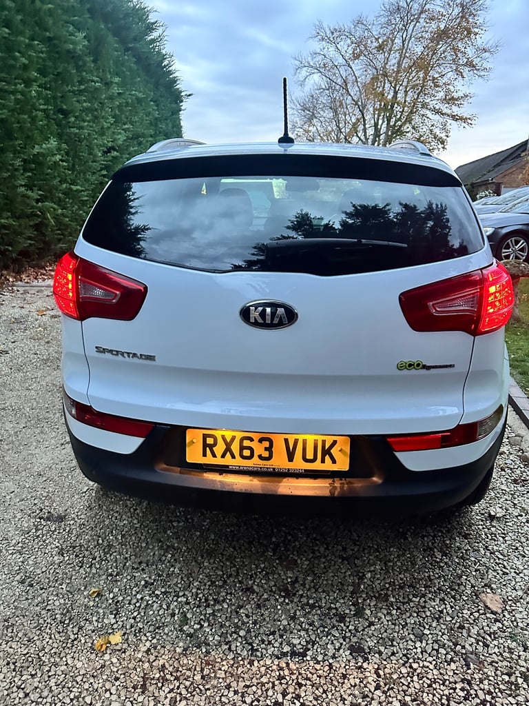 2013 Kia Sportage 1.7 CRDi ISG 3 5dr [Sat Nav] ESTATE Diesel Manual