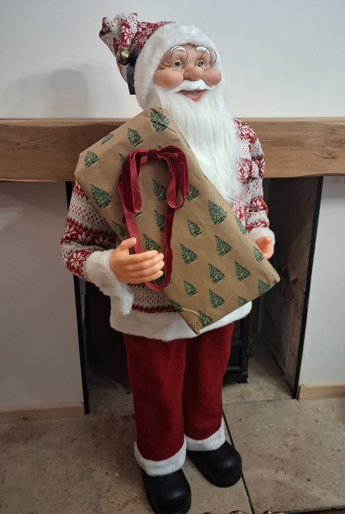 image for Christmas 4ft santa 