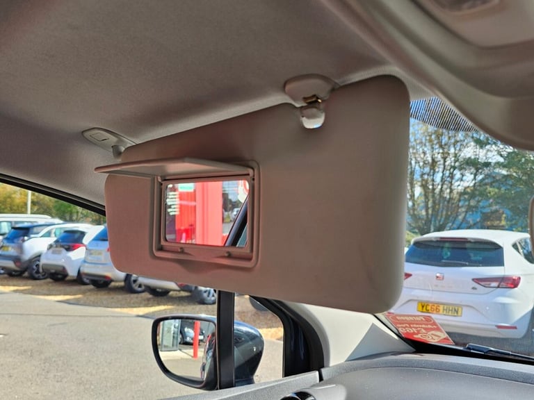 2018 Renault Captur 1.5 dCi ENERGY Iconic SUV 5dr Diesel Manual Euro 6 (s/s) (90 ps) HATCHBACK Di...