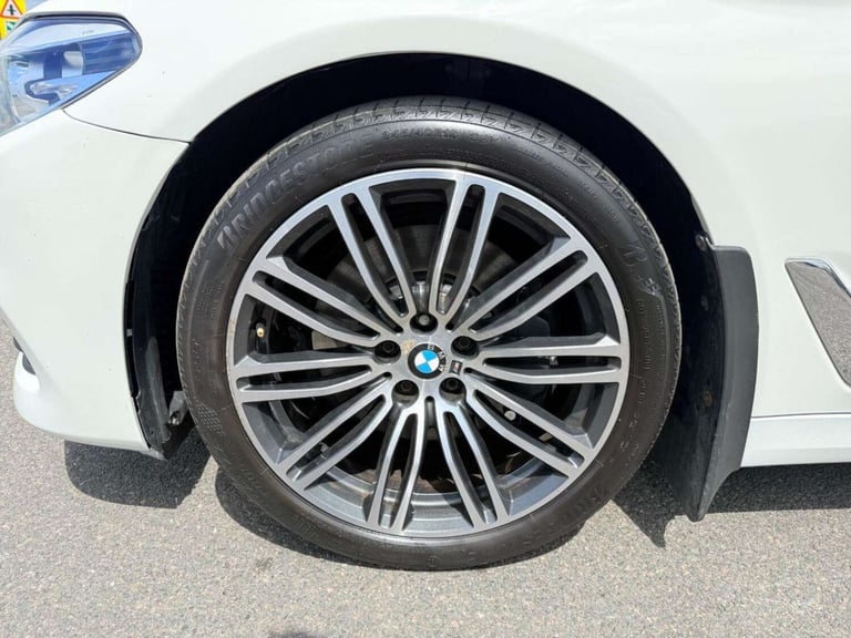 2019 BMW 5 Series 3.0 530d SE Touring 5dr Diesel Auto xDrive Euro 6 (s/s) (265 ps) / FINANCE  Est...