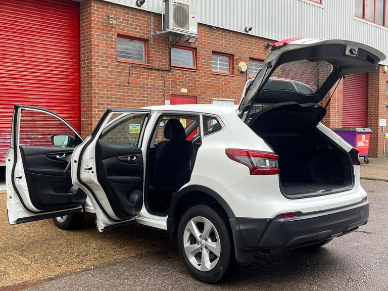 2017 Nissan Qashqai 1.2 DIG-T Acenta XTRON Euro 6 (s/s) 5dr HATCHBACK Petrol Automatic