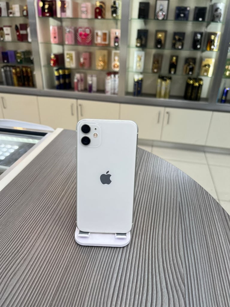 Apple iPhone 11 128GB Unlocked Excellent Condition