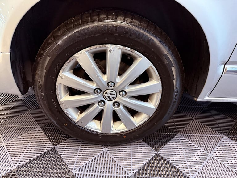 2011 Volkswagen Caravelle 2.0 TDI Executive DSG Euro 5 5dr MPV Diesel Automatic