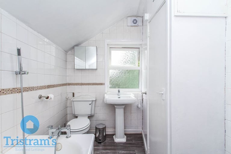 2 Bed House DE24 (URGENT)