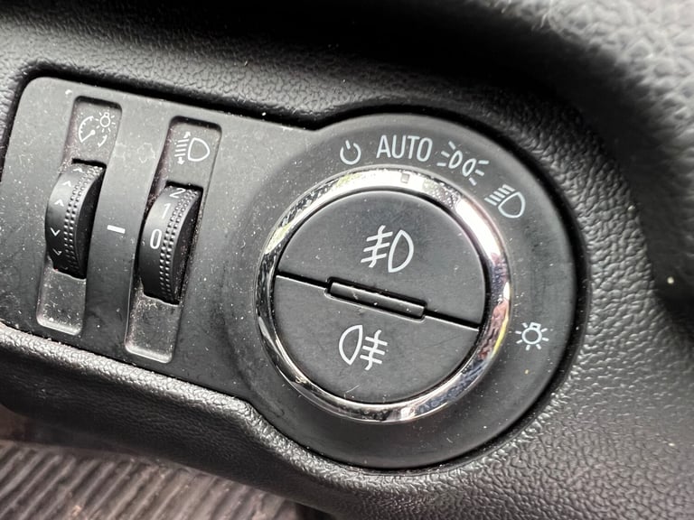 2010 Vauxhall Insignia 2.0 CDTi SRi Nav [160] 5dr Auto HATCHBACK Diesel Automatic