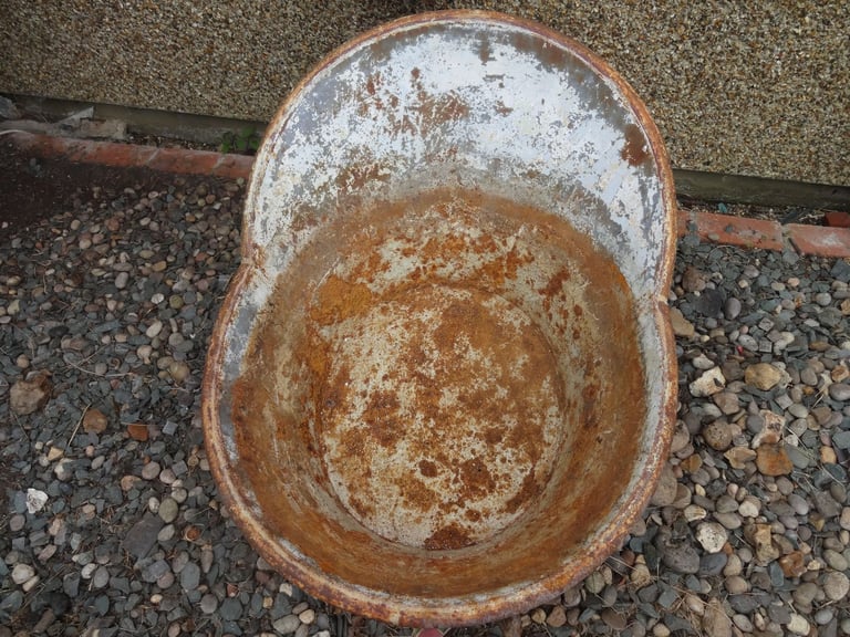 VICTORIAN HIP BATH ~ VINTAGE BATH TUB ~ GARDEN PLANTER ~