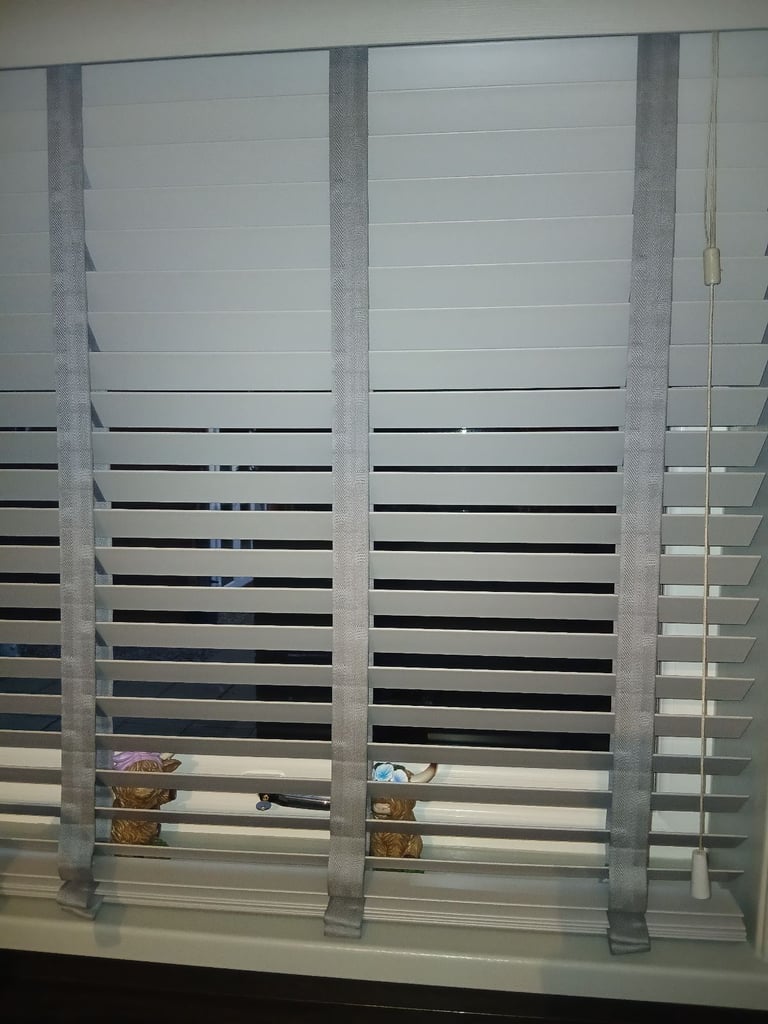 image for Grey faux wood blind