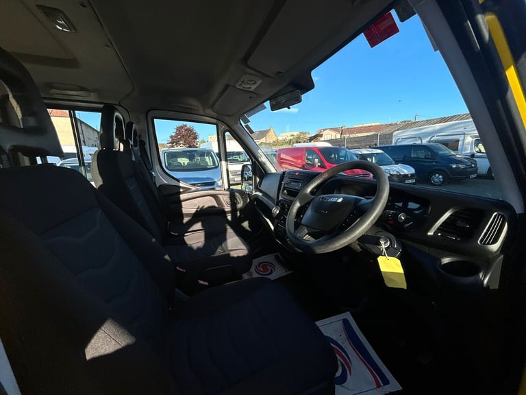 2017 Iveco Daily 2.3 Crew Cab Chassis 3450 WB DC TIPPER CHASSIS CAB Diesel Manual