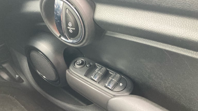 2016 MINI Hatch 1.5 Cooper 5dr Petrol Hatchback Hatchback Petrol Manual