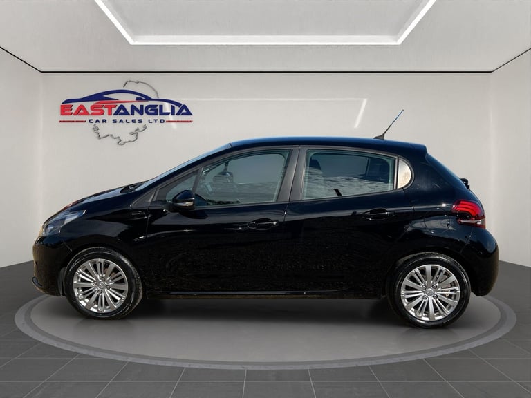 2018 Peugeot 208 1.2 PureTech Signature Euro 6 (s/s) 5dr HATCHBACK Petrol Manual